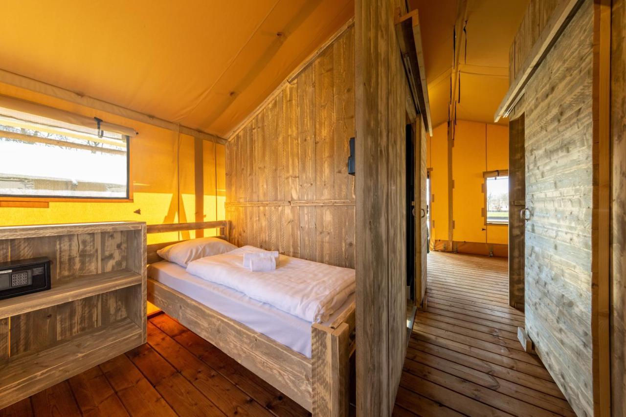 Glamping Lauwersmeer Vierhuizen Ruang foto